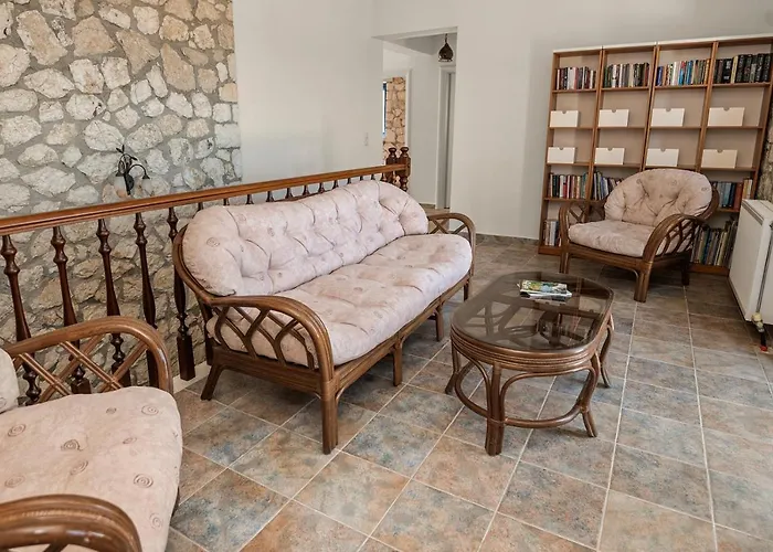 Stone House In Olive Grove - Former Denis Stone Βίλα Τραπεζάκι