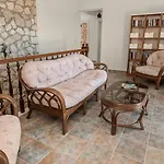 Stone House In Olive Grove - Former Denis Stone ヴィラ トラペザキ
