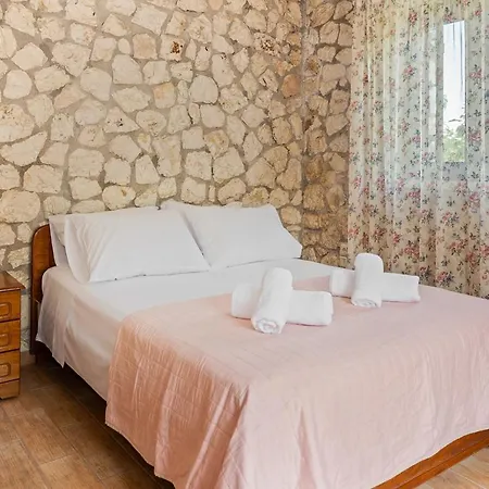 Stone House In Olive Grove - Former Denis Stone